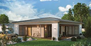 Großzügige, bodentiefe fensterflächen und breite lichtschächte lassen viel natürliches sonnenlicht ins haus. Holzfertighaus Bungalow Claron 1 1090 Kampa Fertighauser