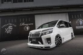 ヴォクシー 80系 におすすめのカスタムパーツ紹介 おすすめカスタムとは ヴォクシー ヴォクシー カスタム おしゃれな車