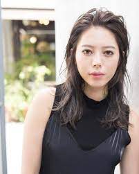 アラフィフの髪型はボリュームがポイント 若く見える素敵なヘアスタイルをご紹介 folk 髪型 ヘアスタイル ロング ヘアスタイル