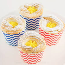 Brazo De Mercedes Cupcake Via Unlikelybaker Brazo De Mercedes Cupcake Confectioner S Sugar Cake Desserts