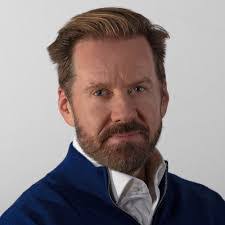 Lowell Simpson's Instagram, Twitter & Facebook