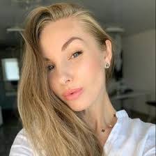 Lana Bianchi's Instagram, Twitter & Facebook