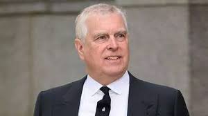 Charles Dickens 200th anniversary: Prince Charles and Camilla cut birthday  cake at Dickens Museum