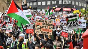 They have brought out 40,000 protestors and have cost the lives of 250 palestinians, murdered by the israeli military. Thousands March On Israeli Embassy In London In Free Palestine Protest As Marches Of Solidarity Held Worldwide Itv News