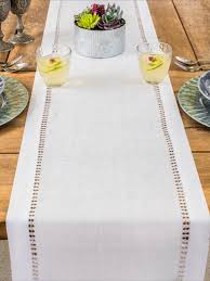 White Table Runner In 2020 Linen Table Runner Table Runners Table Flower Arrangements
