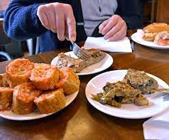 Traditional Catalan Breakfast In Gracia Traditional Breakfast Hearty Breakfast Eat