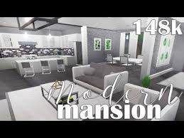 All of the houses in bloxburg (besides the prebuilt ones the player can choose from when they start a new game) are, in fact. Roblox Welcome To Bloxburg Modern Mansion 148k Youtube Modern Family House Luxury House Plans Modern Mansion