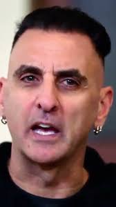 Good Kitty Vs Gangster Kitty's: Jackson Galaxy to the Rescue #cat #shorts