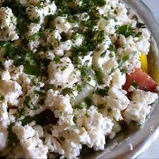 Schopska Salat Bereit Fur Die Geballte Ladung Gemuse Rezept Salat Rezepte Essen
