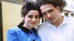 Las atletas aseguraron que steph gómez, también conocida como la antorcha humana, presentó varias complicaciones, tras dar positivo por el nuevo coronavirus. The Cure Asi Nacio La Historia De Amor Entre Robert Smith Y Su Esposa Mary Poole Sonica