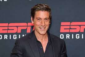 David Muir, 51, gets fans hot under the collar as he steps away from ABC  desk - The Mirror US