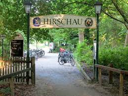 The englischer garten or the english garden, located in the heart of munich, bavaria, is named to signify the unique style of developing. Hirschau Biergarten Englischer Garten Ideal Fur Kinder