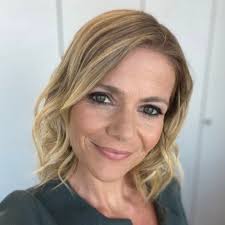 Robin Dwyer's Instagram, Twitter & Facebook