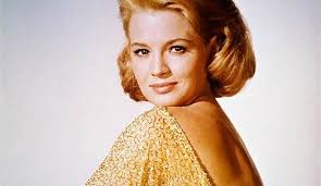 A Timeless Icon Meet Candice Bergen A Hollywood Icon With A Storied Career  And Personal Charm Cndice Cndice Old Perl Errings S