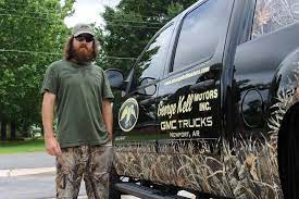 Jason Silas Aka Jase Roberton Is Known For His Reality Tv Show Duck Dynasty And The Coo Of The Business Duck Com Jase Robertson Duck Dynasty Duck Dynasty Cast
