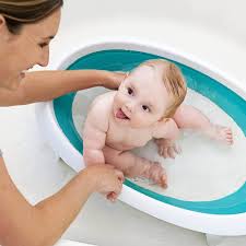 Things to consider when buying the best baby bathtub. Boon Naked Collapsible Baby Bath Tub Snuggle Bugz