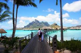Large windows, well distributed spaces, natural tones and. Bora Bora Und Tahiti Wie Im Paradies Manager Magazin
