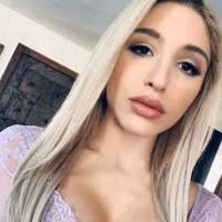 Crystal Linder's Instagram, Twitter & Facebook