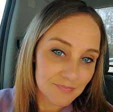 Hi! Do yall know who can fix windshields ?