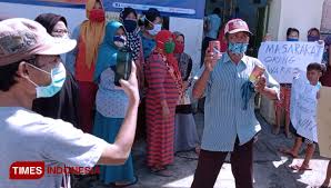 Perusahaan selanjutnya adalah pt unilever,,pt unilever sendiri di jababeka ada 3 kalau saya tidak salah ingat,1 unilever rinso,1 unilever ice cream,1 lagi saya tidak tahu. Diberi Sarden Kedaluwarsa Warga Muncar Demo Pt Sumber Yala Samudra Times Indonesia