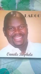 Blondie Makhene-Too many people