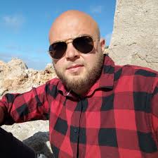 🔙 Harry Kane estuvo 𝗱𝗶𝗲𝘇 temporadas en el Tottenham y no ganó ningún  título ❤️‍🩹 Este año, Kane levantó la Bundesliga y el Tottenham gana ahora  la Europa League tras 17 años