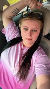 Tabitha Hubbard's Instagram, Twitter & Facebook