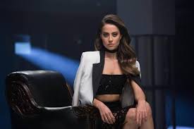 Sorusuna cevap verenler arasına katıl ve gelir elde et! Derya Ulug Kimdir Derya Ulug Aslen Nerelidir Derya Ulug Boyu Yasi Kilosu Derya Ulug Kisaca Hayati Style Women Women S Top