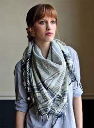 Ways To Wear A Shemagh Scarf Scarf Styles Fashion How To Wear Scarves
