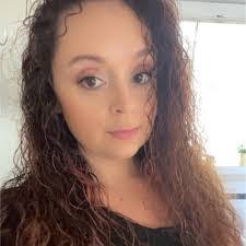 Abbi Moss's Instagram, Twitter & Facebook