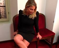 Emma marrone instagram, oversized shirt and fairytale body Emma Marrone E Gia Disco D Oro Con Adesso E Su Instagram Tuttouomini