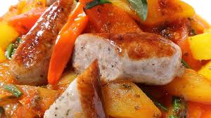 Schuhbecks Meine Neubayerische Kuche Nurnberger Bratwurstgulasch Br De Bratwurstgulasch Gulasch Wurstchen