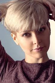 20 meilleures images du tableau cheveux courts 60 ans. Tout Savoir Sur La Tendance De La Coupe Pixie Don T Miss
