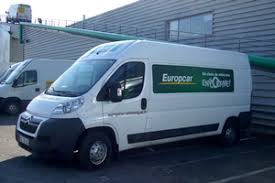 Ce type de véhicule utilitaire permet en effet de transporter près de 60 cartons, ce qui représente un volume équivalent à un appartement de 30m² : Location Camion 6m3 Vehicule Ideal