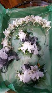 Pin By Juan Ramirez On Crosarges And Botonieres Floral Wreath Floral Wreaths