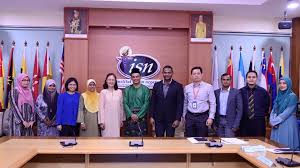 Pengarah , pusat libatsama masyarakat dan jaringan industri, universiti sains islam malaysia (usim). Sesi Lawatan Kolaborasi Fakulti Sains Kesihatan Ukm Dan Institut Sukan Negara Institut Sukan Negara