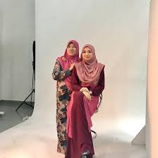 Setakat 2013, johan qari dan qariah akan mendapat usd10 ribu atau rm30 ribu. Biodata Farhatul Fairuzah Juara Tilawah Al Quran Peringkat Antarabangsa 2019 Iluminasi