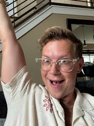 Y'all I was just scrolling, minding my own business, when I came across a  video this woman was making ABOUT ME 😭 She said: “This might be gossip  that will make you