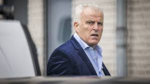 Dader peter is inmiddels naar het ziekenhuis gebracht. 1zvyvkk3mya1fm