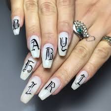 Unas Letras Goticas Manicura De Unas Forma De Unas Acrilicas Disenos Para Unas Largas Se puede utilizar para realizar diseños como unas tiernas etiquetas, invitaciones o decoración de algún parque infantil.