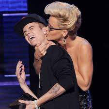 She was born in evergreen park, illinois, united states on november 1, 1972. Justin Bieber Und Jenny Mccarthy Grosse Schwarmerei Gala De