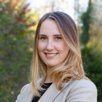 Damien Holt's Instagram, Twitter & Facebook