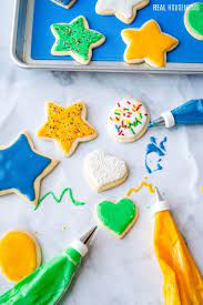 Follow these steps to make a buttercream frosting that will harden to perfection on your favorite cookie recipe, so you can stack and enjoy. Sugar Cookie Icing Real Housemoms