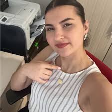 🎓Obtention de ma licence de Gestion🎓 Je suis ravie de de vous annoncer  que j'ai obtenu ma Licence Gestion à l'IAE de Dijon avec une dernière année  en alternance au sein du