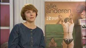 For her work in maren ade's film everyone else she won silver bear for best actress at 59th berlin international film festival. Everyone Else 2009 Interviews Maren Ade Lars Eidinger Birgit Minichmayr Youtube