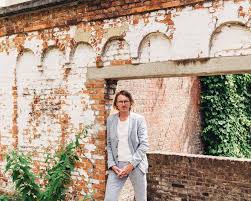Ignaas devisch is professor ethiek, filosofie en medische filosofie aan de universiteit gent en de arteveldehogeschool. Ignaas Devisch
