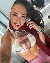 Jessie Seymour's Instagram, Twitter & Facebook