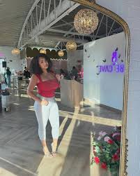 Total beauty queen vibes! 💖