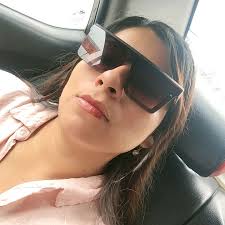 Yannina (@viajeraeneltiempo11)