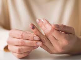 The healing time required for a broken finger may be about 4 weeks for children and 6 weeks for adults, provided that the instructions given by the doctor are followed carefully and correctly. Smashed Finger Treatment Recovery Seeking Help And More
